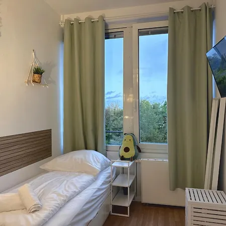 3 Bedrooms & 5 Beds - Near Trade Fair - Messe Μόναχο