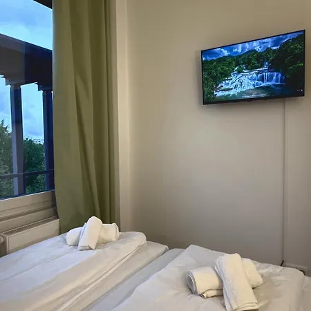 3 Bedrooms & 5 Beds - Near Trade Fair - Messe Μόναχο